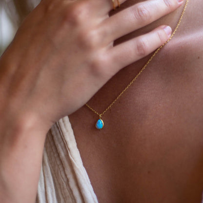 AMISHA BLUE GOLDEN NECKLACE