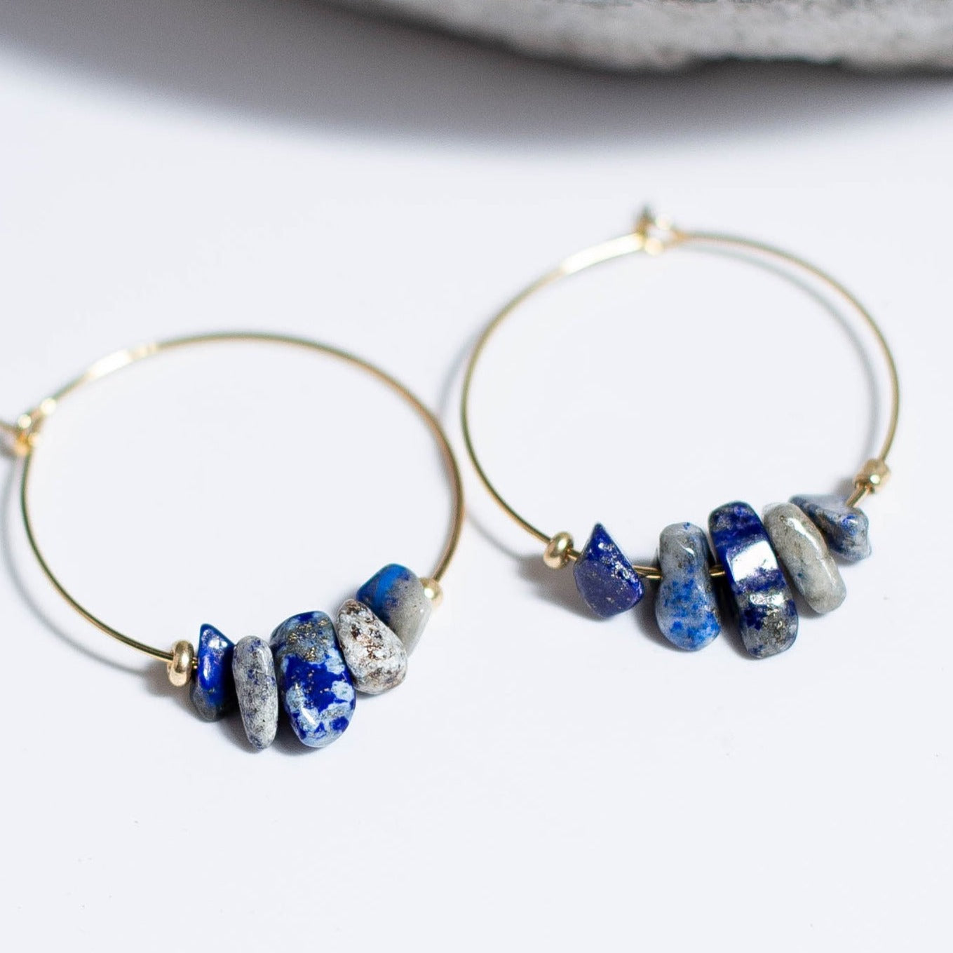 AUREGAN LAPIS LAZULI HOOPS