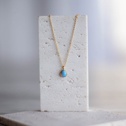 AMISHA BLUE GOLDEN NECKLACE