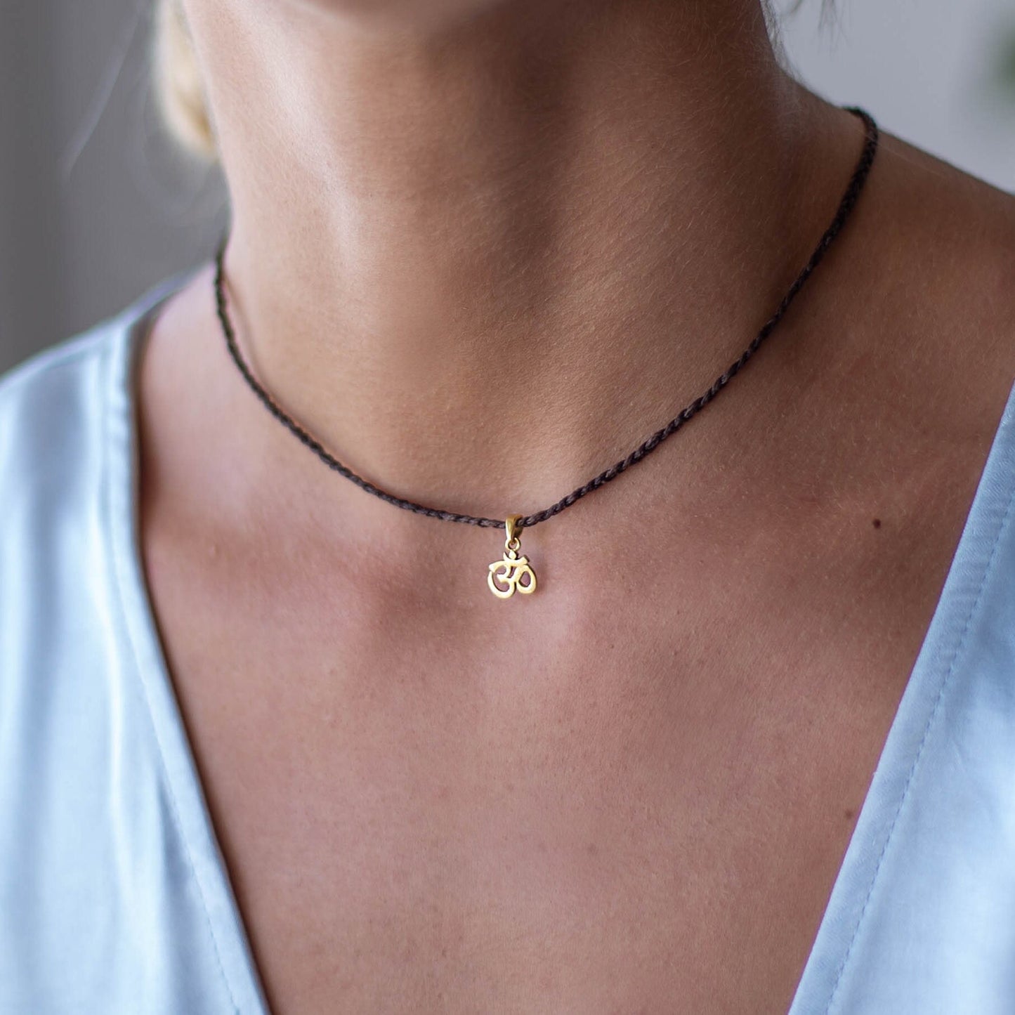 Tiny gold ohm necklace - Gold plated ohm pendant - om necklace gold plated - Yogi necklaces - Buddhist Charm Necklace - Ohm shanti