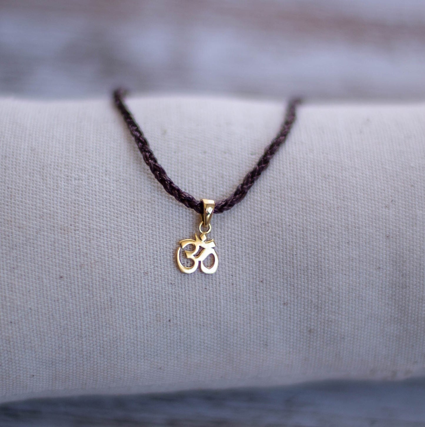 Tiny gold ohm necklace - Gold plated ohm pendant - om necklace gold plated - Yogi necklaces - Buddhist Charm Necklace - Ohm shanti